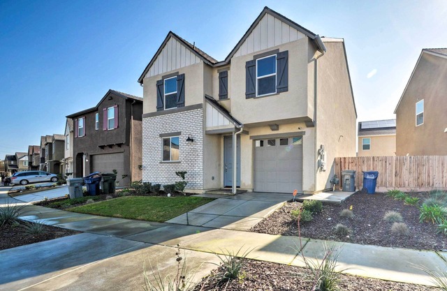 4 Mi to City Center: Family-Friendly Retreat!