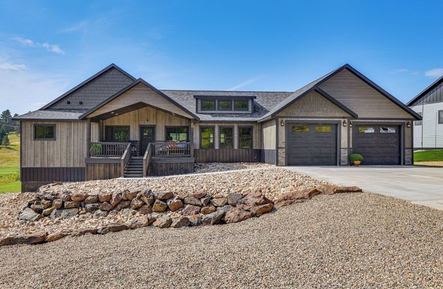 4 Mi to Dtwn Sturgis: Cabin w/ Hot Tub & Game Room