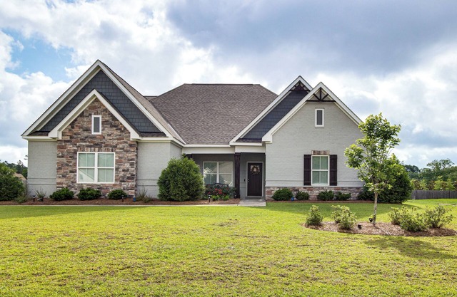 4 Mi to Dtwn: Stylish Home w/ Large Yard in Dothan