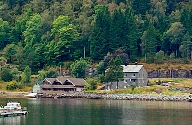 4 personas casa en Leirvik i Sogn