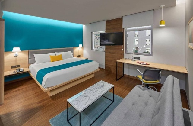 4 Premium Suite Perfect for Business Travelers – Close to Airport