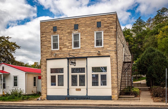 4 Separate apartments in De Soto, Wisconsin