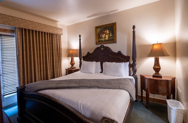 4-Star Zermatt Resort King Villa with Full Kitchen--Only 15 Mins to Park City!