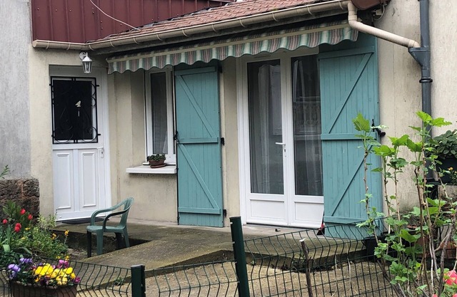 40 m2 house with small garden 20 minutes from the center of Paris door to door