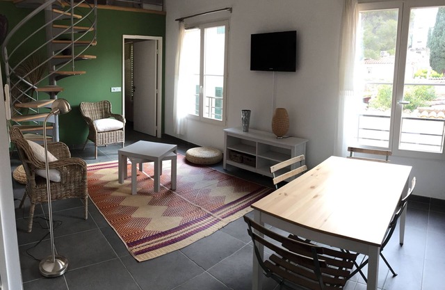 Duplex de 40m2, capacidad para 4 personas en el corazón del pueblo en la isla de Porquerolles