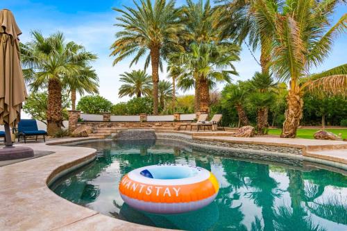 41 Palms Estate by AvantStay Indoor Pickleball Pool Hot Tub Outdoor Kitchen
