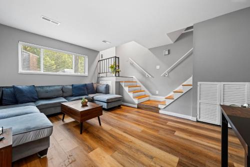 411 San Juan Recently Renovated 2 Bedroom TownHome