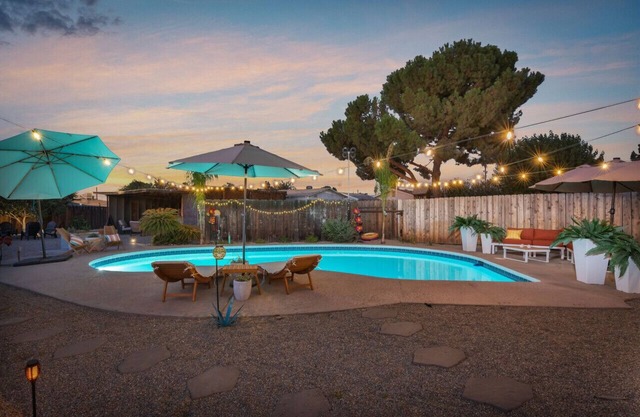 414) Relaxing House with Pool +free hot yoga class