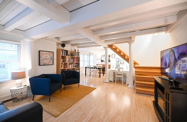 42 Wood Ave · 5 Minute Walk To Beach! Amazing Backyard Space!