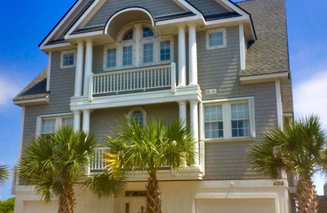 4358 Island Dr Oceanfront 5BR, Internet, bañera de hidromasaje, piscina comunitaria