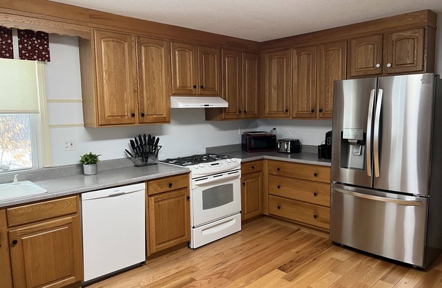 5BR/3.5BA-Private Beach-Hot Tub