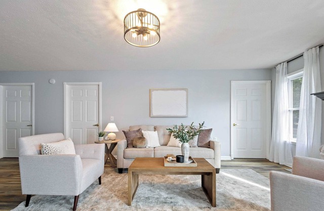 Spacious & Accessible 4BR Home - Perfect for Families - Private Yard #42051