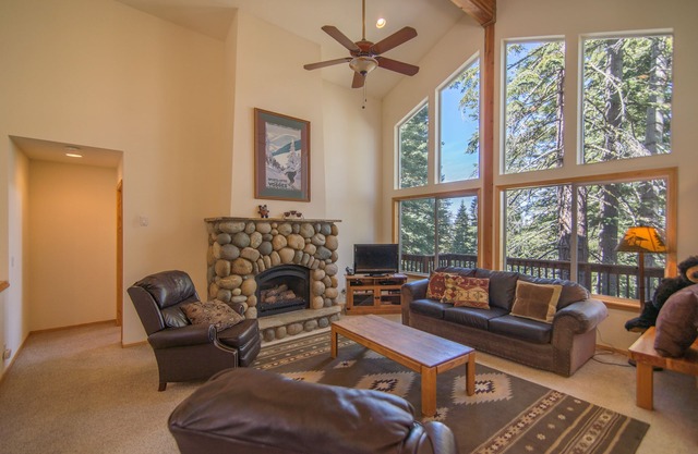 4br Tahoe Donner Casa con jacuzzi