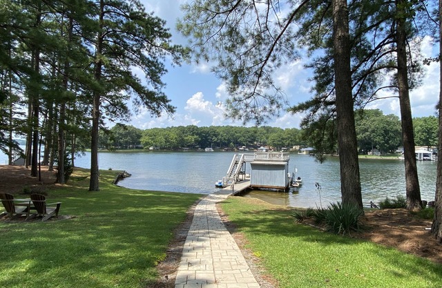 5 Bdr / 4 Bath on quiet inlet with huge screened in porch