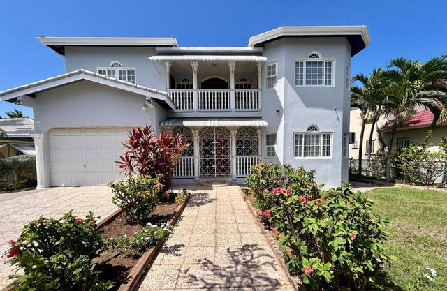 5-bed Villa With Pool in Runaway Bay, Jamaica