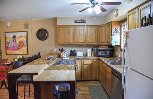 5 bedroom accommodation in Red River