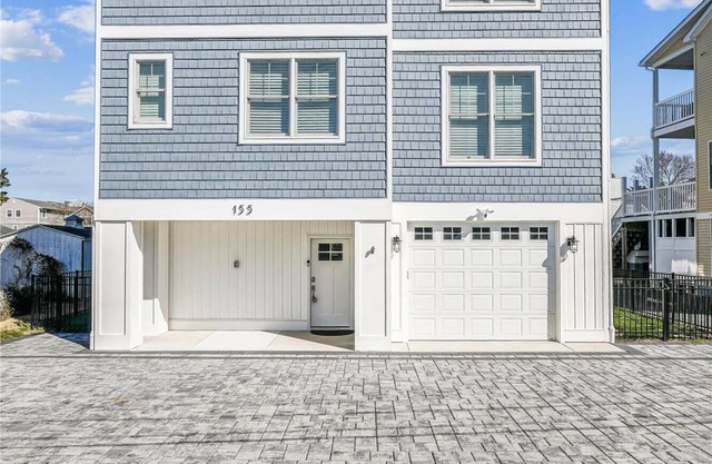 5 Bedroom Bayside Beach House!