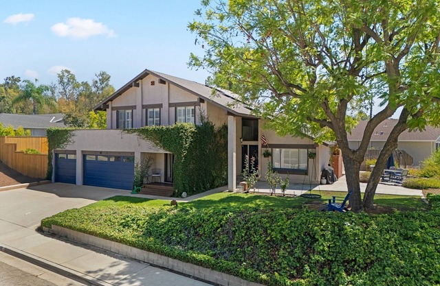 5-Bedroom Farmhouse near Country Club