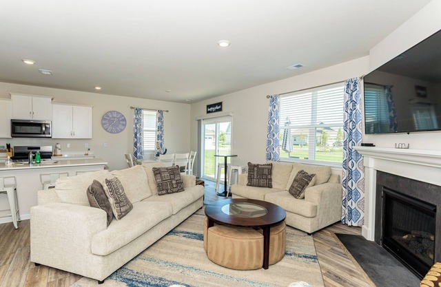 5 BEDROOM POOL VIEW HOUSE - AMENITIES AND LINENS INCLUDED