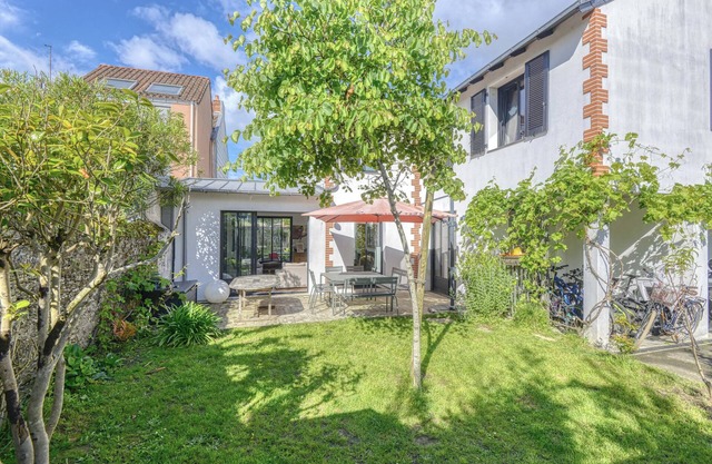 5 Bedroom Private vacation home in Nantes