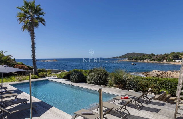 5-bedroom villa, waterfront, beach access