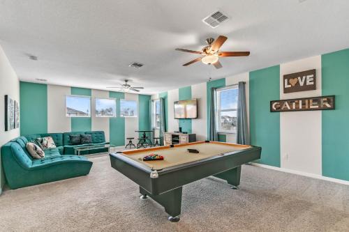 5 Bedrooms 55 Bathrooms Solara 1620 Hg