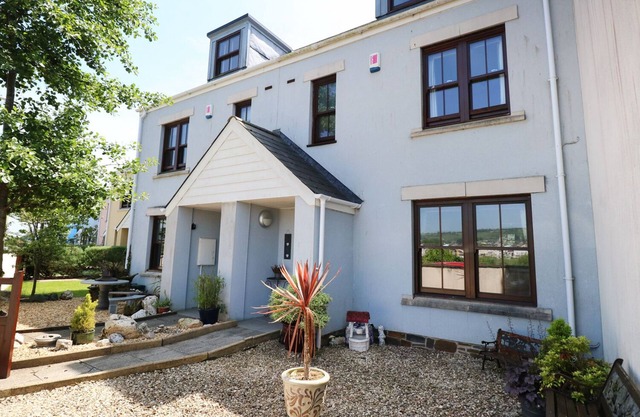 5 CHANDLERS YARD, se admiten mascotas en Burry Port, Ref 982375