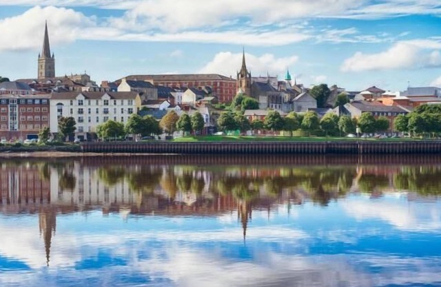 5 Guests - Helens House Derry City Centre - 3 Bed