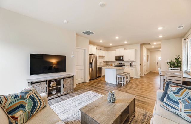 5 Mi to Bethany Beach: Townhome w/ Pool!