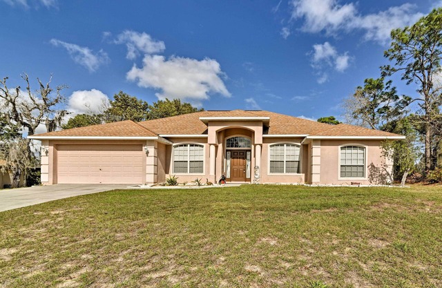 Bright Spring Hill Home - ¡10 minutos para Weeki Wachee!