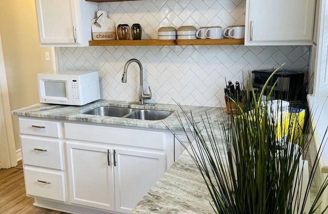 5 min to casinos, downtown Shreveport & Bossier East Bank district!