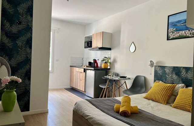 5-minute walk from TGV station