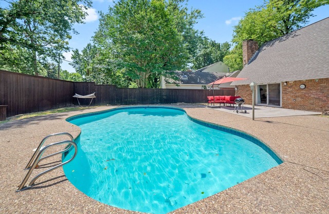 5 minutes to St. Francis Hospital Central Great for families