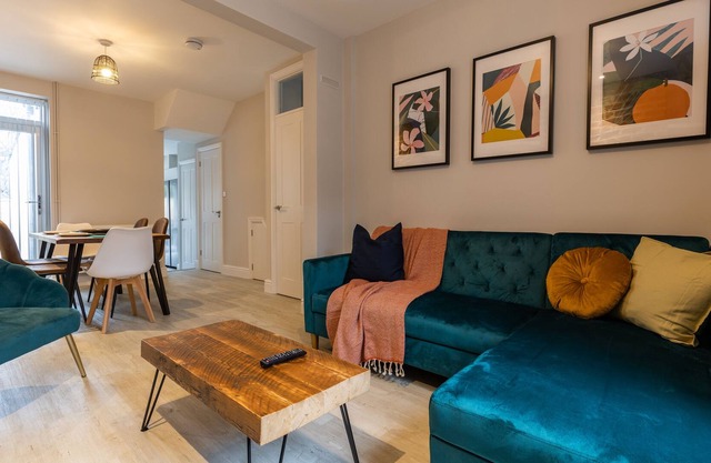 5 star rated, beautifully decorated spacious 3 bed house close to City Centre.