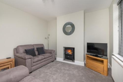 51 Main Avenue Luxurious Modern York House with Garden & Parking Pass the Keys