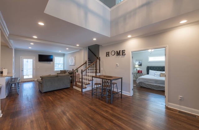 5br home 12min from airport 5min to heart of city