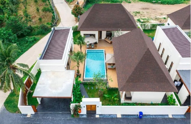 5BR Pool Villa Laguna Taraburi