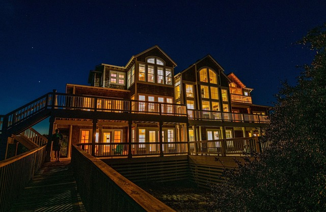 $5k off: 14BR Oceanfront | Sleeps 32 -3 Acres | Weddings & Retreats
