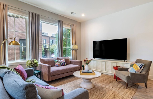 5mins to DT, WFH-Friendly | 4BR Suite at Magnolia