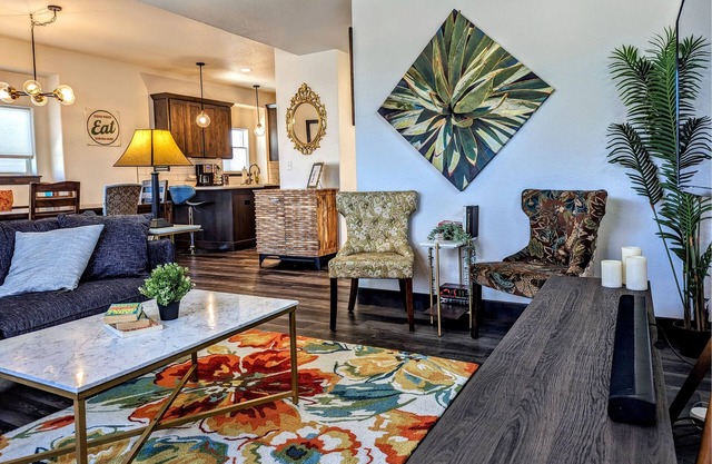 5th Street Retreat, quiet townhome a short walk from the heart of Loveland