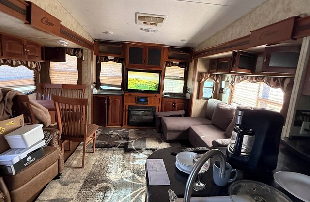 5th Wheel at Lake with 9 Hole Golf, Fishing, Swimming