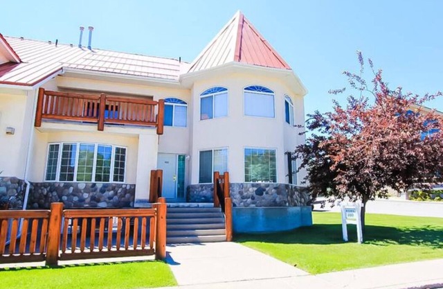 6 BDR | 360 Views ! | A/C | Sauna