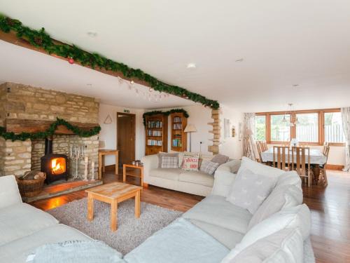 6 Bed in Woodstock CC028