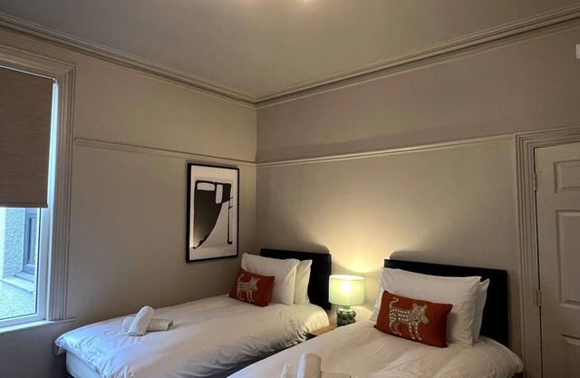 6 Bedroom Victorian Terrace, 3.5 baths