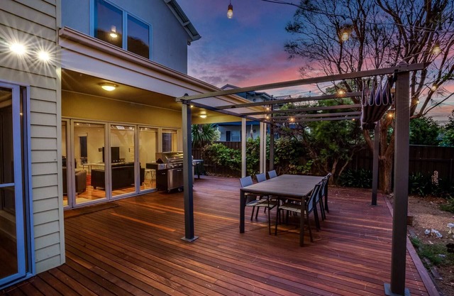 6 Bristow Smith Avenue