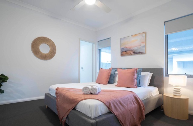 6 Cosy Convenient Cloverdale 2x2 Parking Sleeps 4
