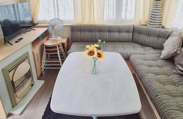 6 Guests - 3 Bedrooms - Entertainment - Near Beach