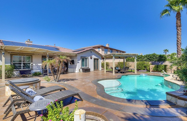 6 Mi to Coachella: Retreat w/ Outdoor Oasis