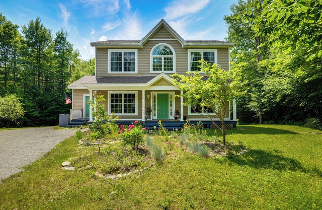 6 Mi to Mt Snow: Nature-View Home w/ Fire Pit!