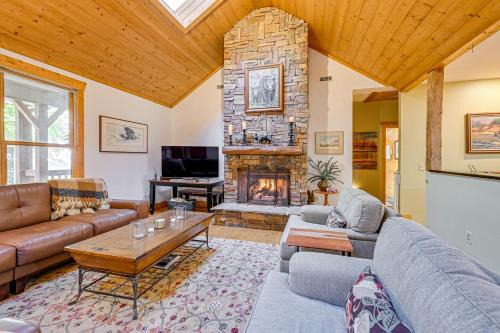 6 Mi to Ski Sapphire! Home with Snow Tubing Access